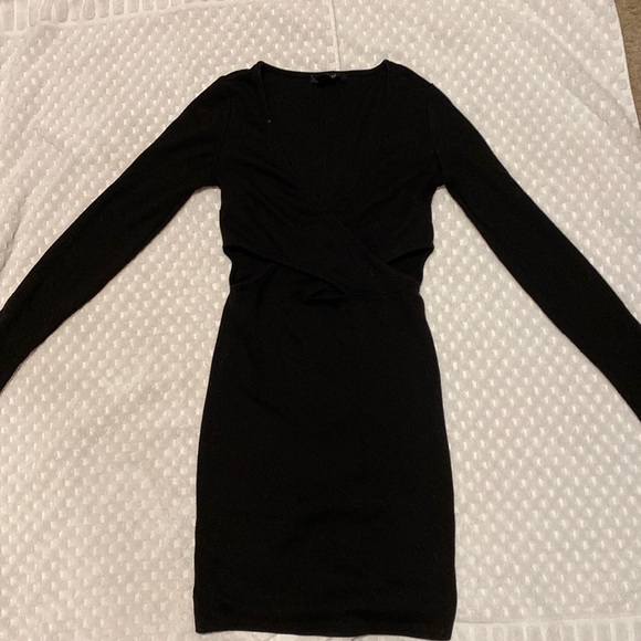 Little black dress with cutouts - Picture 1 of 3